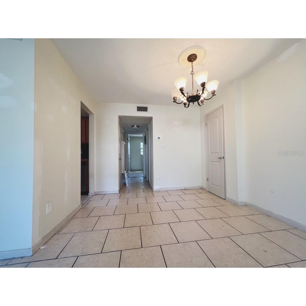 Image 8 of 8 For 515 Hyer Avenue 1