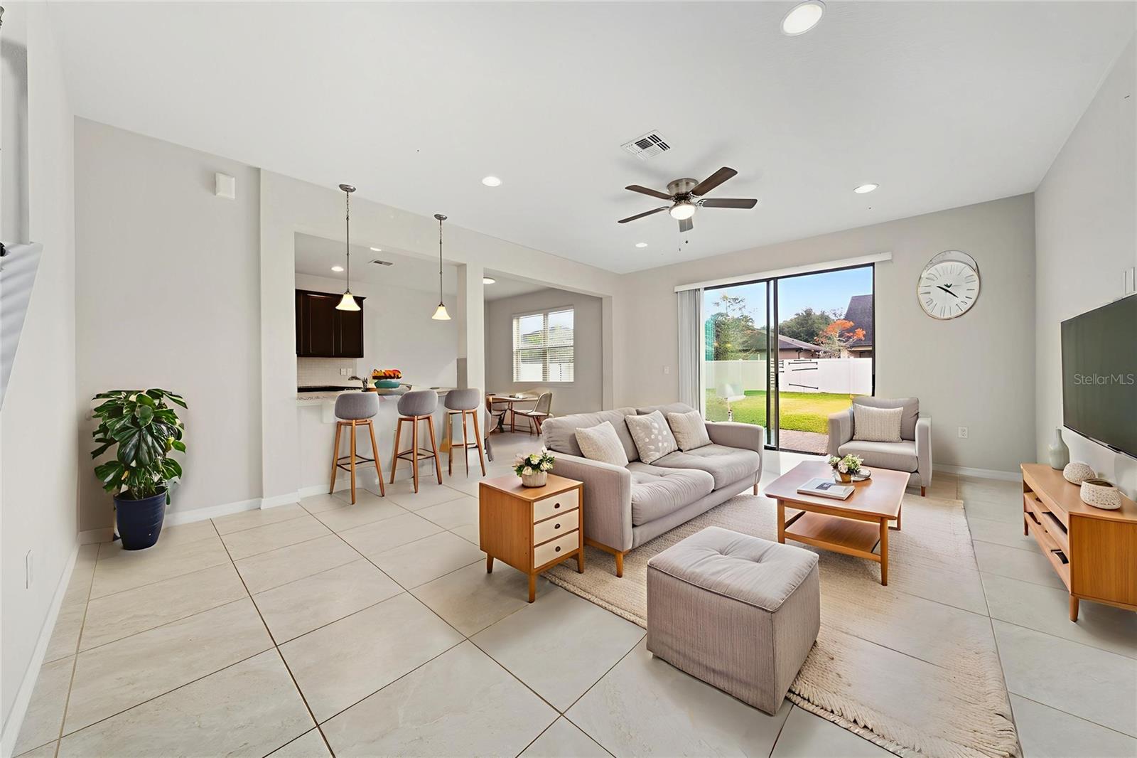 Image 5 of 43 For 247 Domus Lane