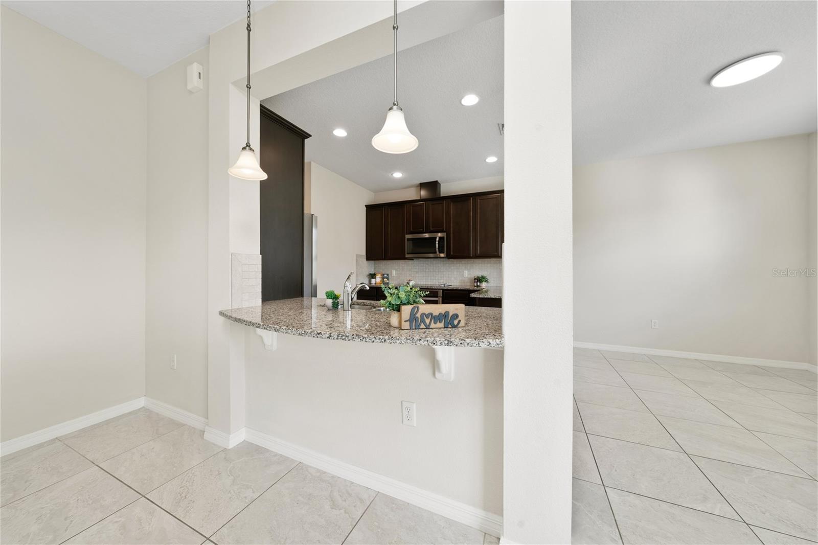 Image 8 of 43 For 247 Domus Lane