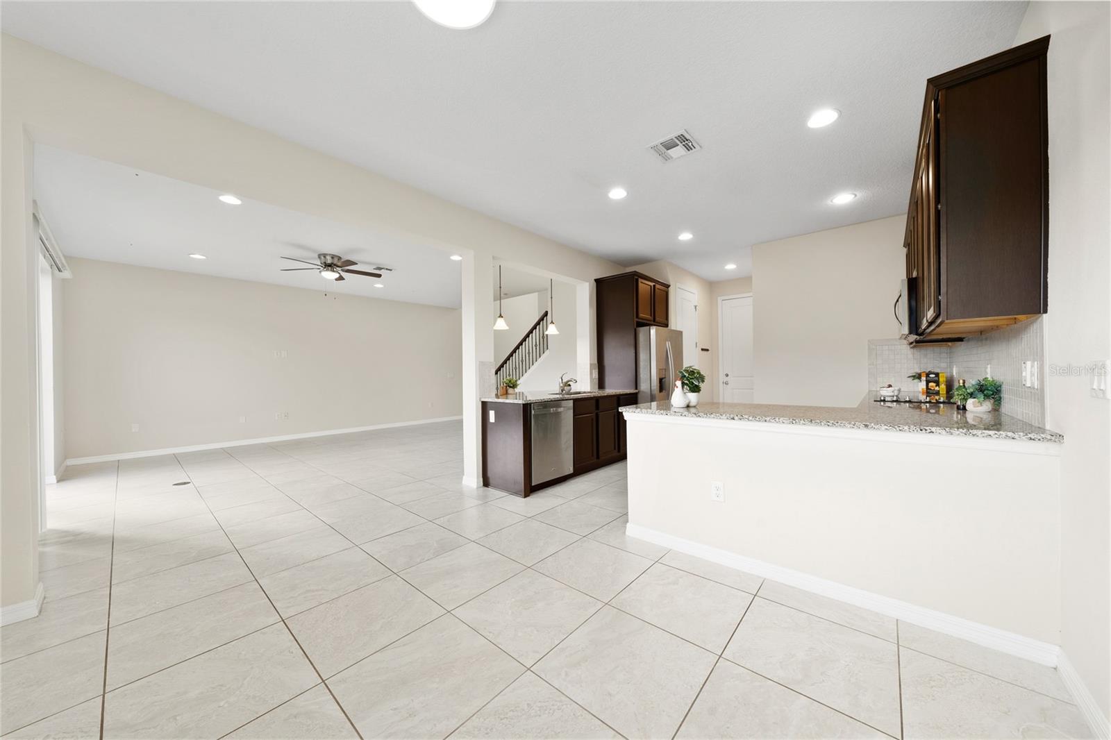 Image 9 of 43 For 247 Domus Lane