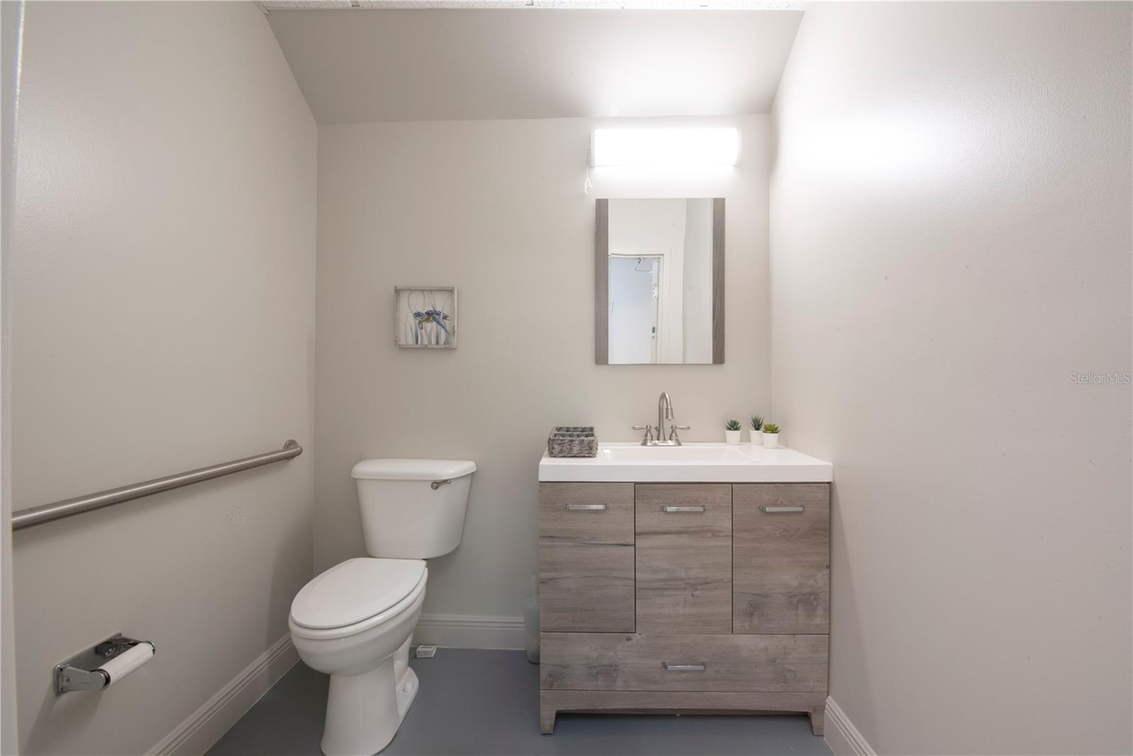 Image 9 of 9 For 6557 Hazeltine National Drive C