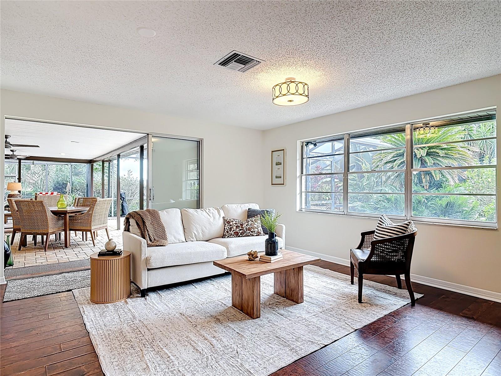 Image 18 of 40 For 1840 Sussex Drive