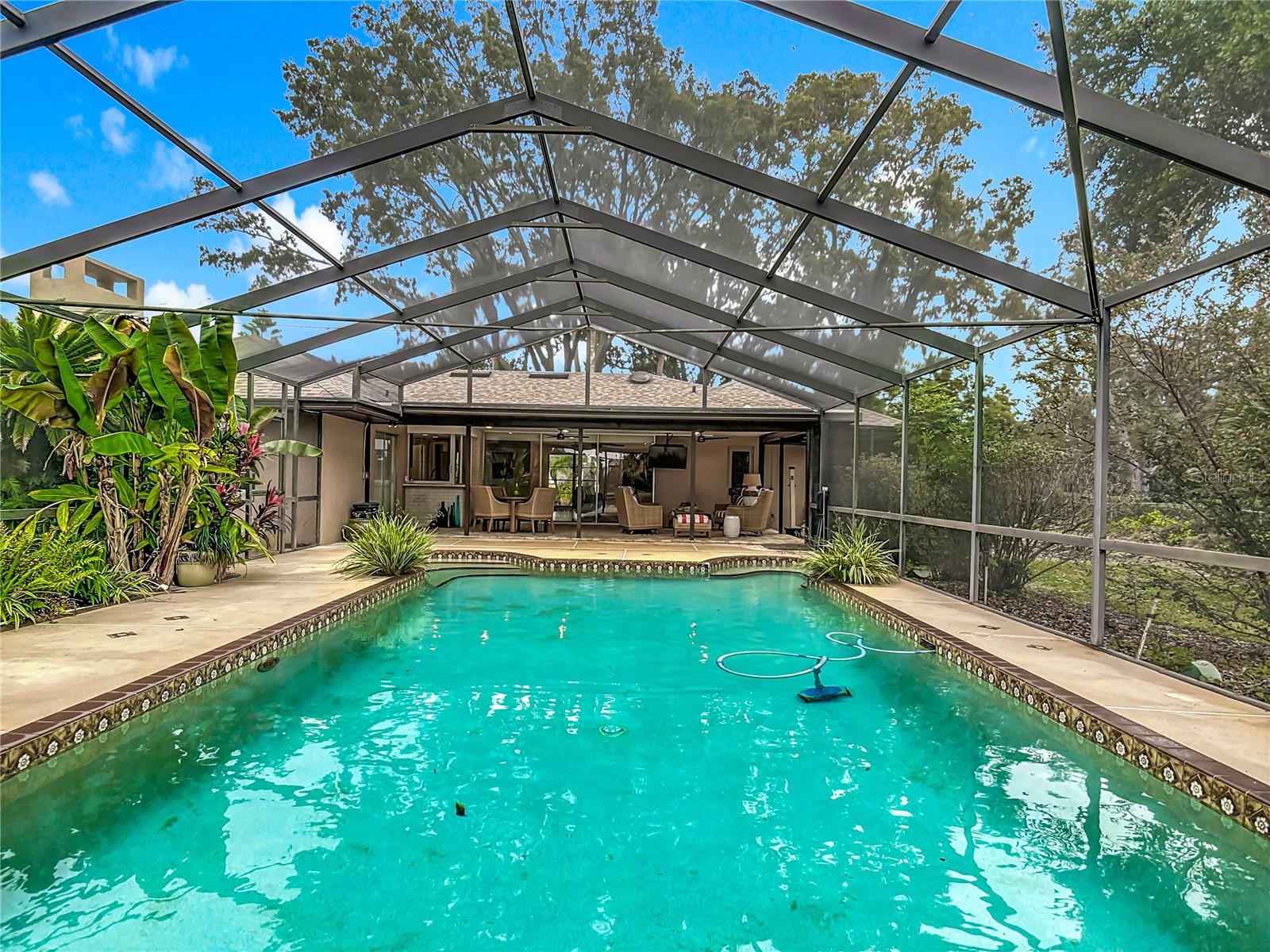 Image 32 of 40 For 1840 Sussex Drive