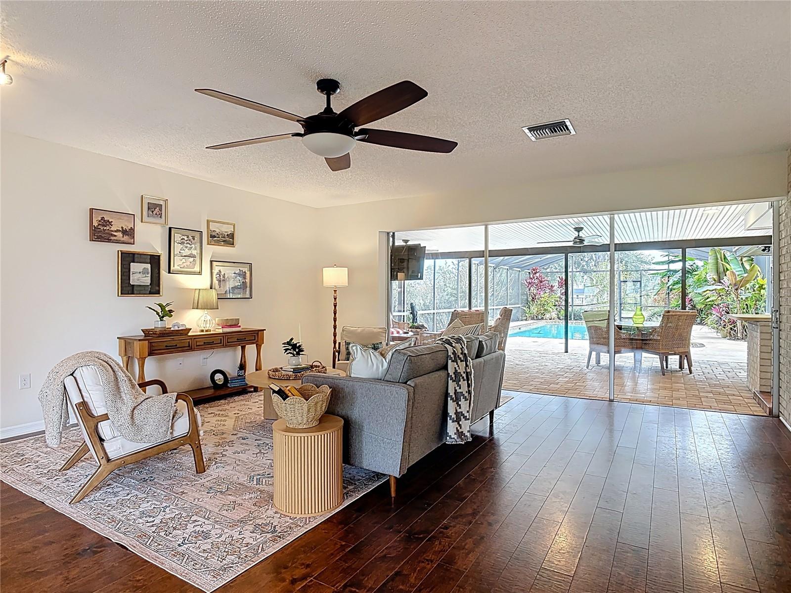 Image 7 of 40 For 1840 Sussex Drive