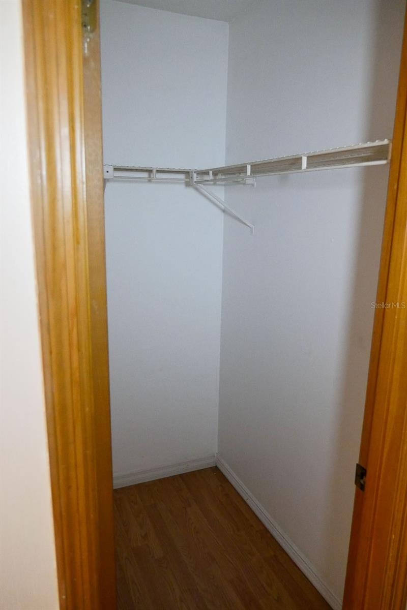 Image 10 of 21 For 117 Crown Point Cir  5l