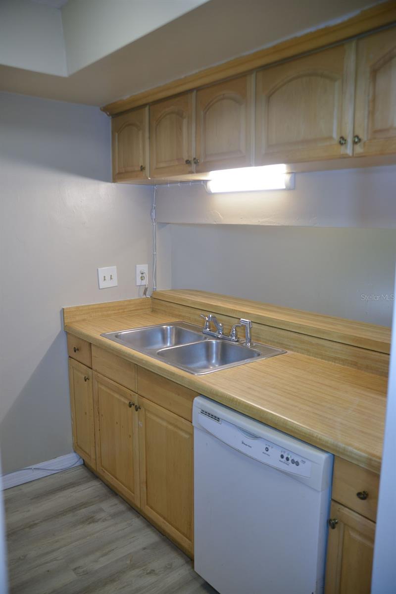 Image 3 of 21 For 117 Crown Point Cir  5l