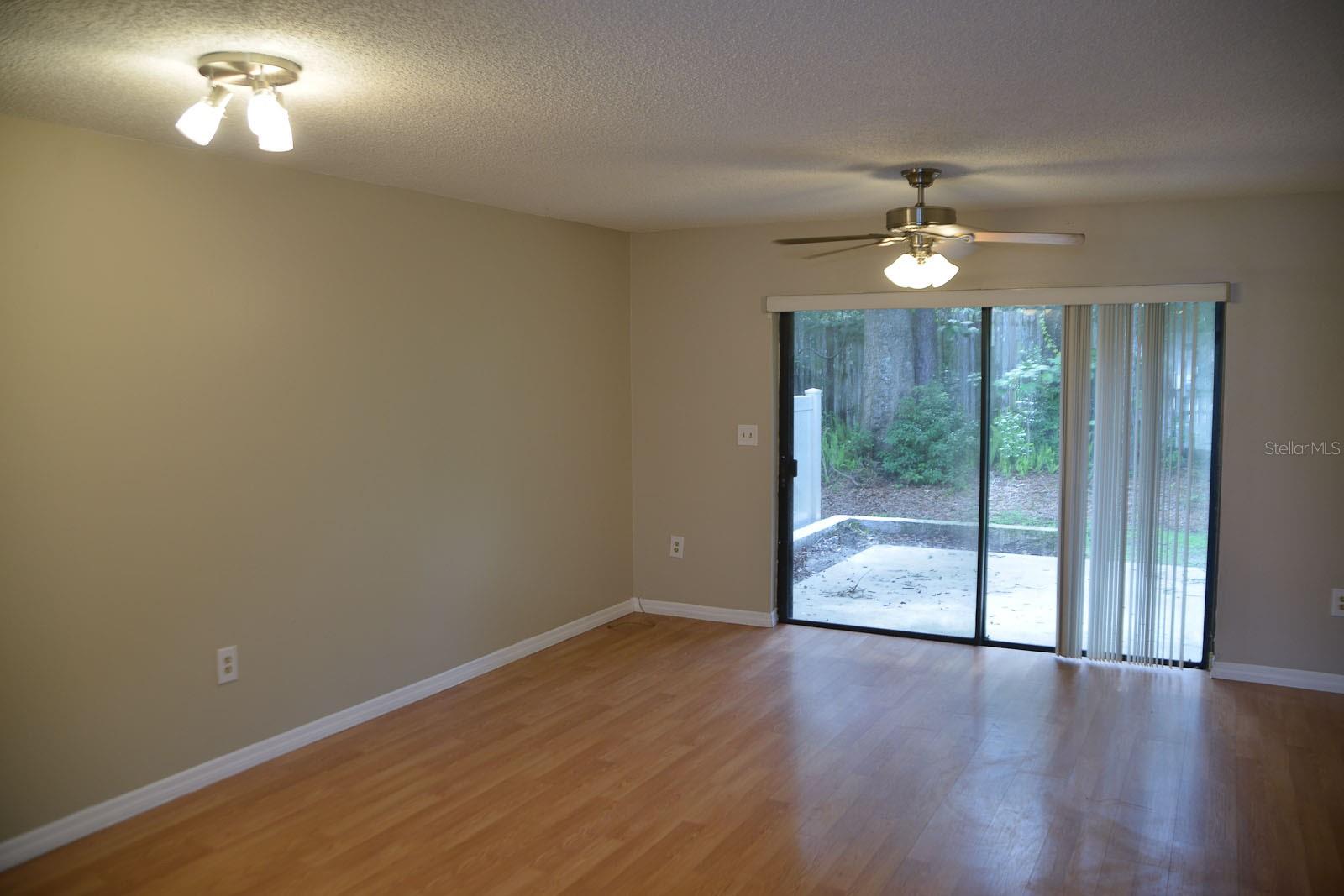 Image 4 of 21 For 117 Crown Point Cir  5l