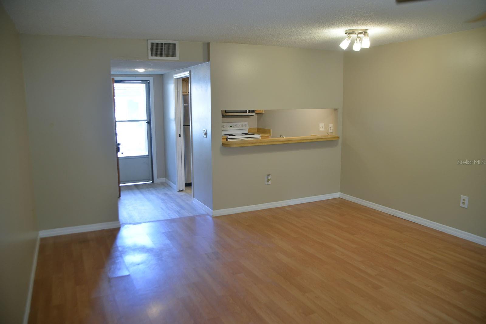 Image 6 of 21 For 117 Crown Point Cir  5l