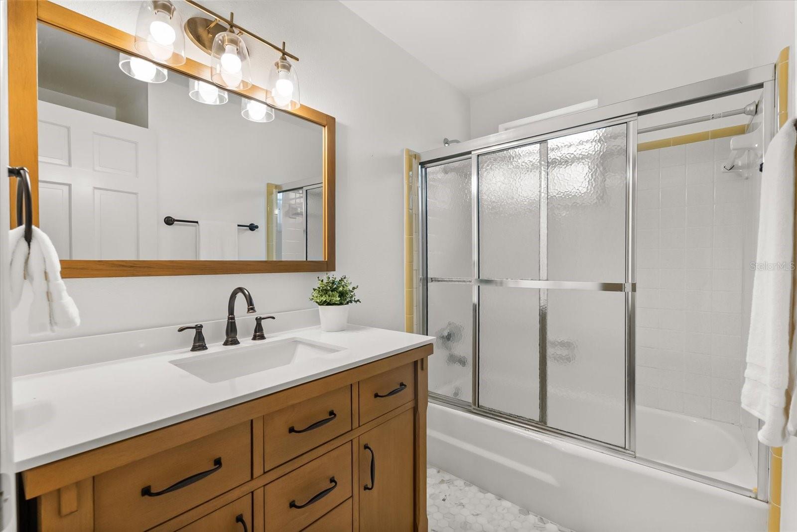 Image 20 of 43 For 536 Sir Arthur Court