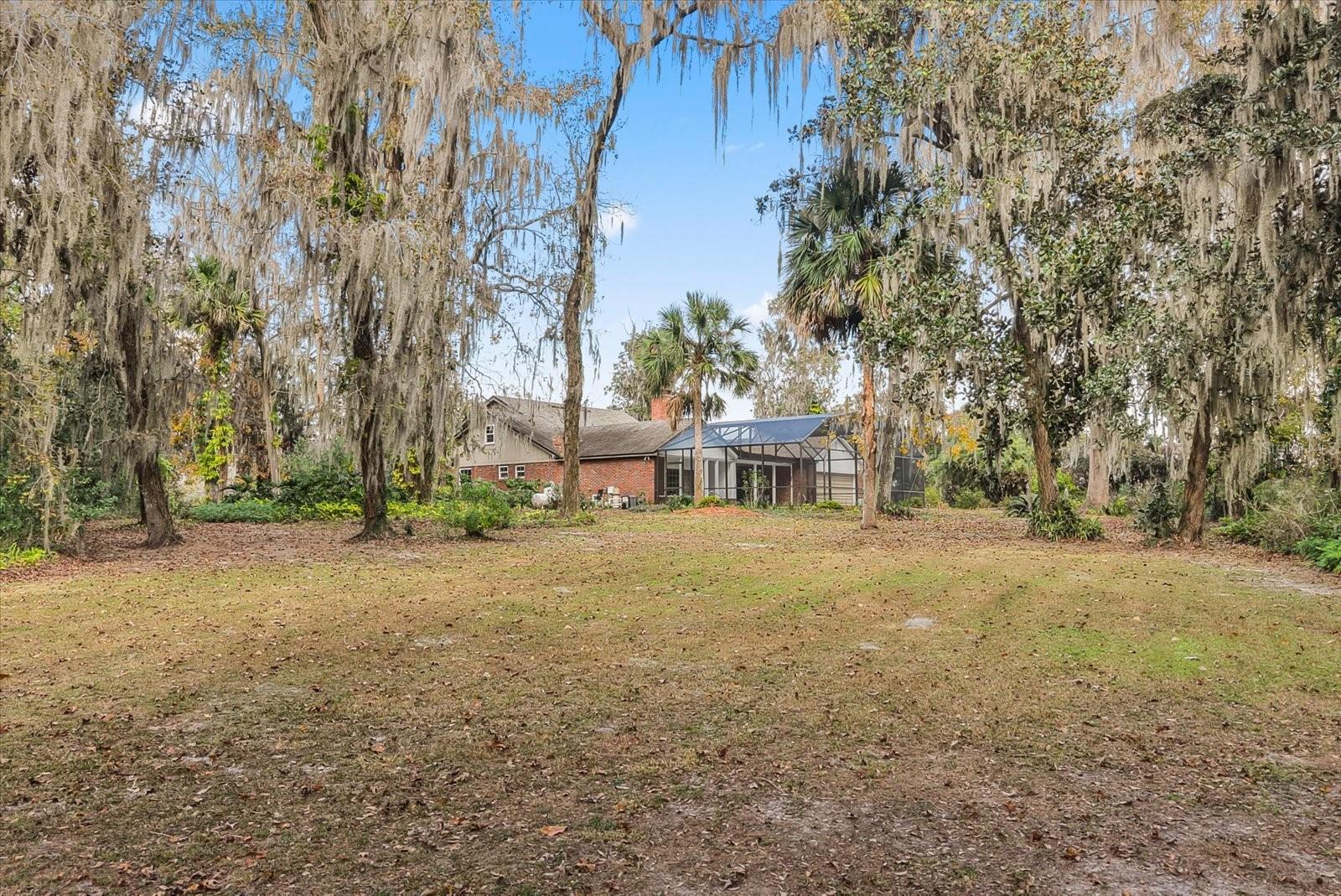 Image 24 of 43 For 536 Sir Arthur Court