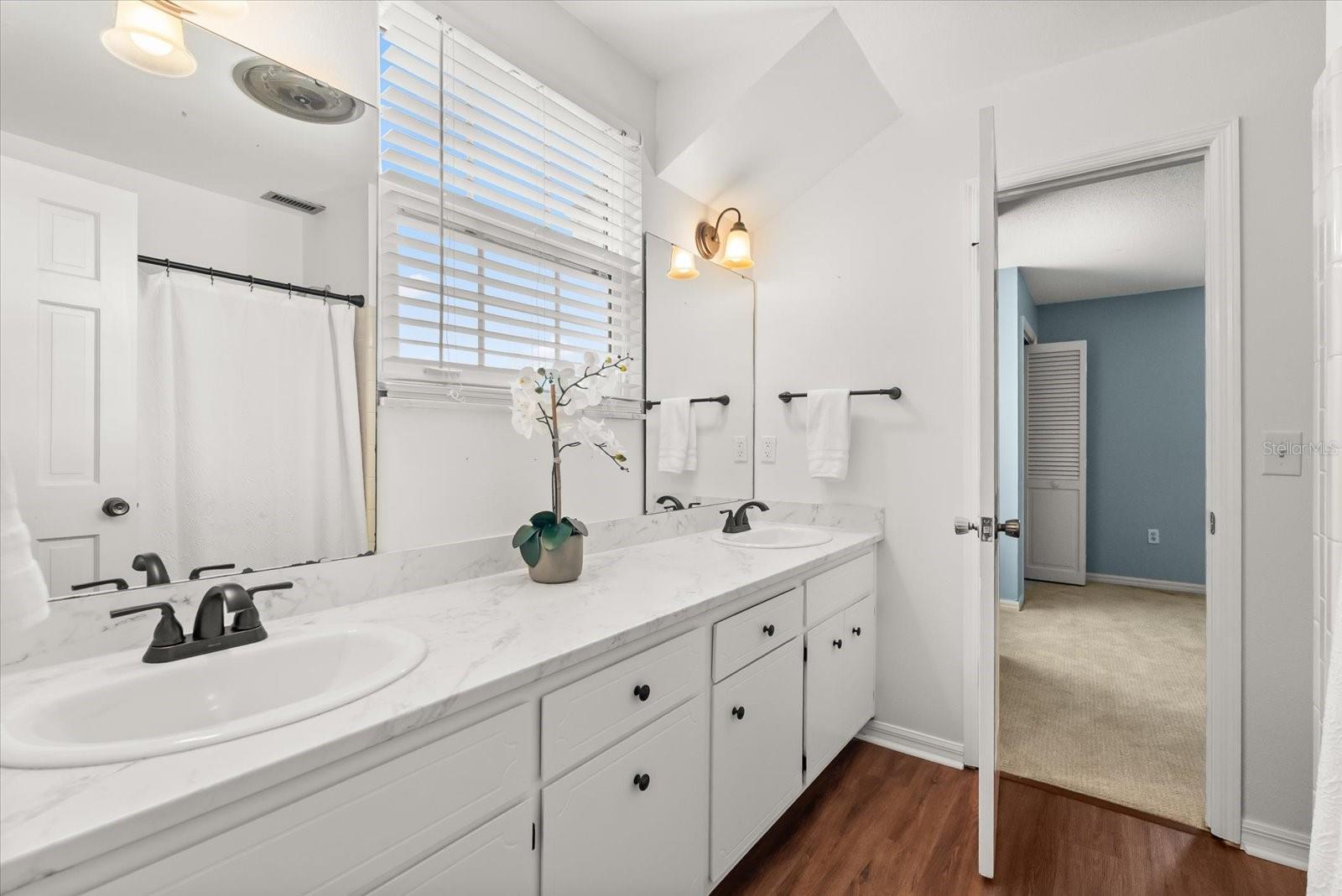 Image 32 of 43 For 536 Sir Arthur Court