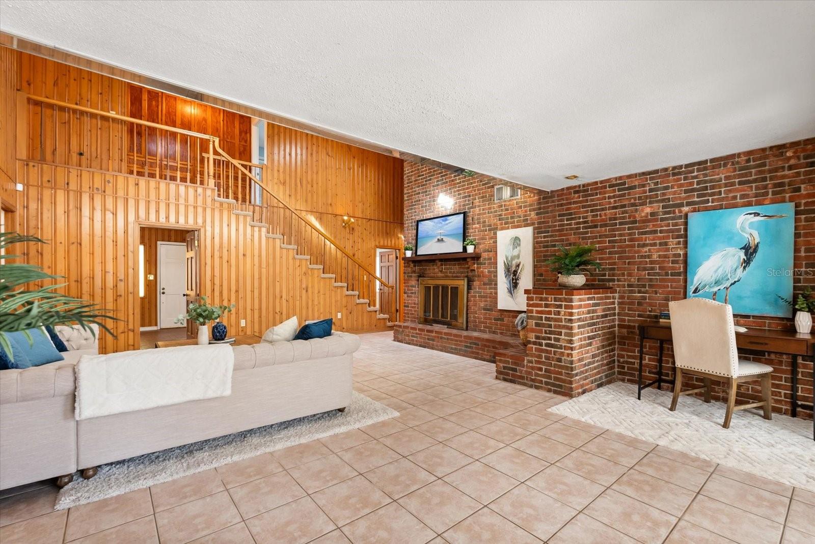 Image 4 of 43 For 536 Sir Arthur Court