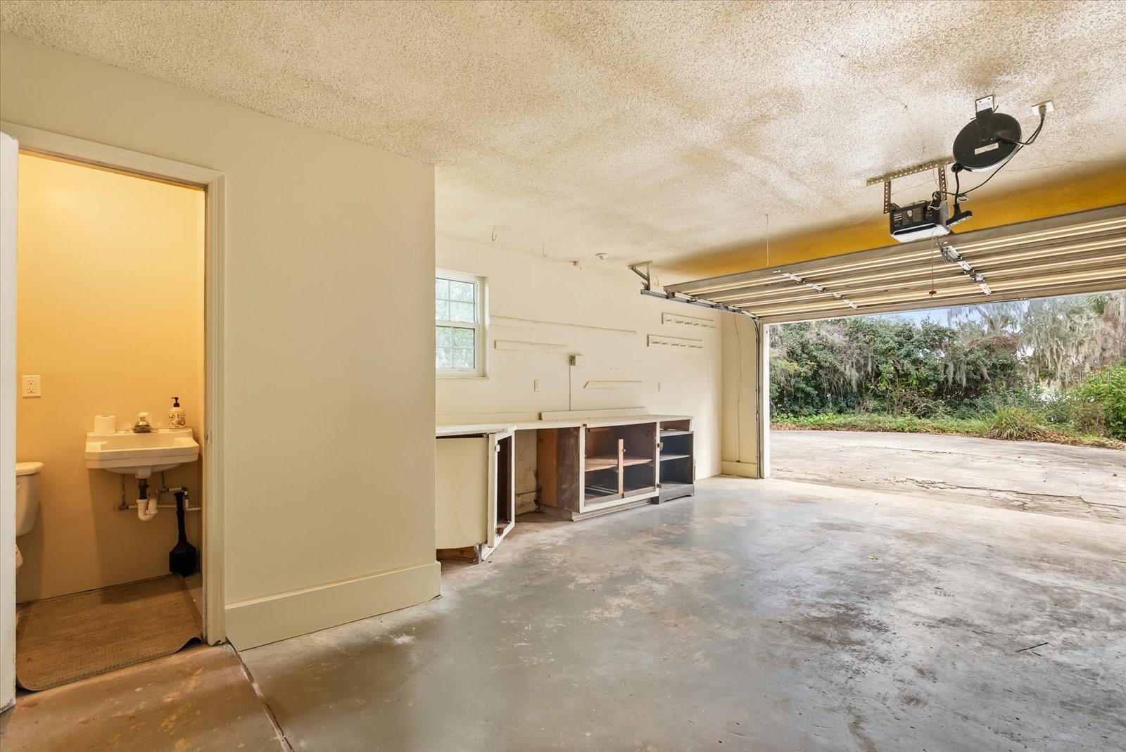 Image 40 of 43 For 536 Sir Arthur Court