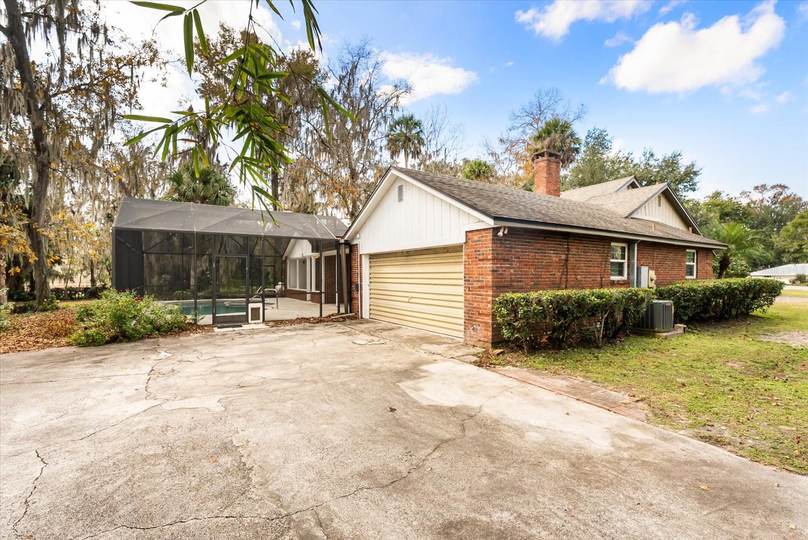 Image 41 of 43 For 536 Sir Arthur Court