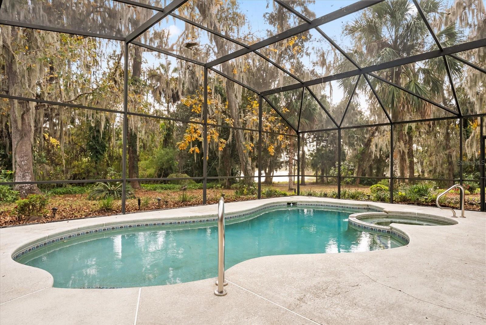 Image 7 of 43 For 536 Sir Arthur Court