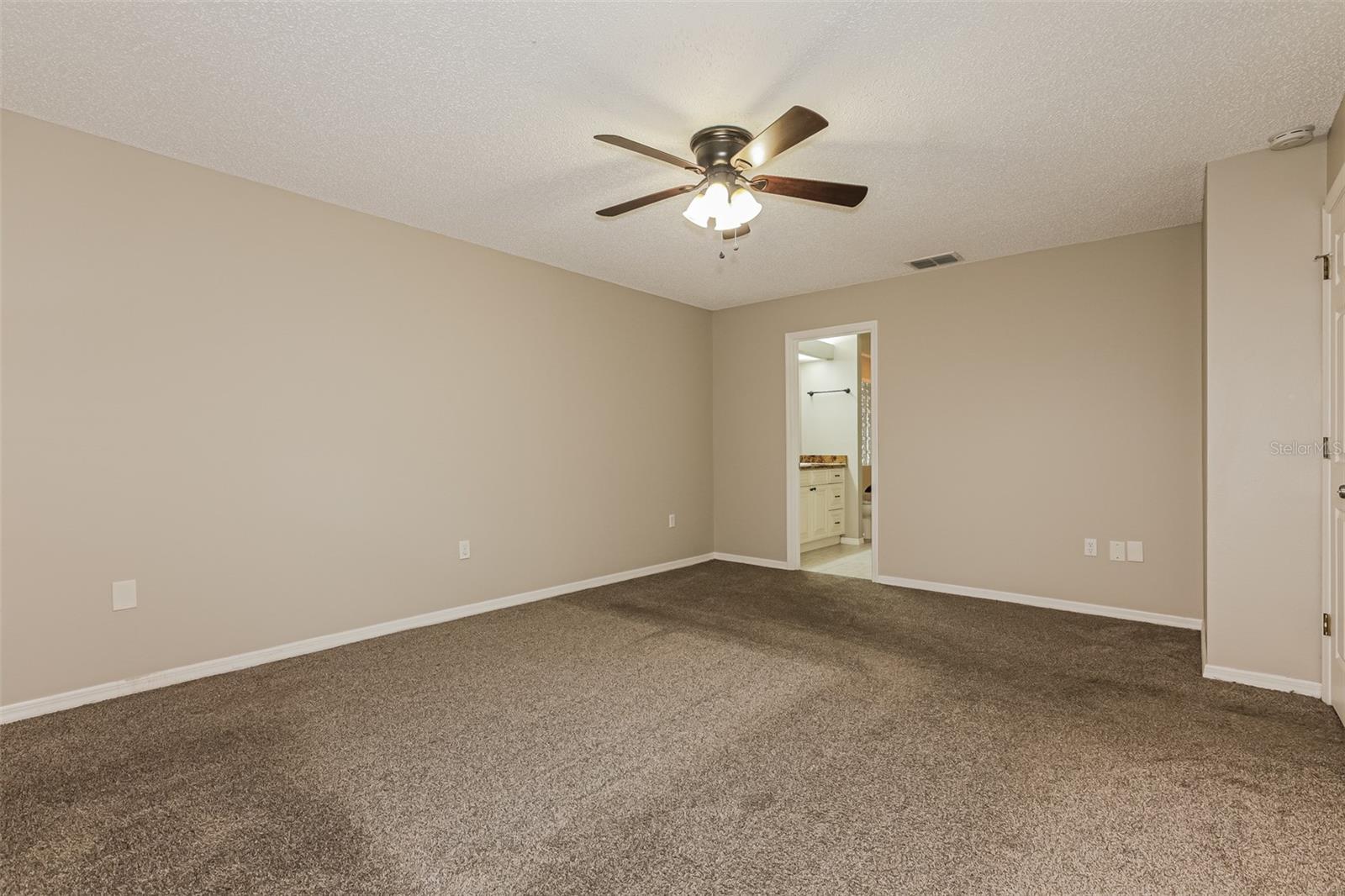 Image 12 of 21 For 7519 Floral Circle E