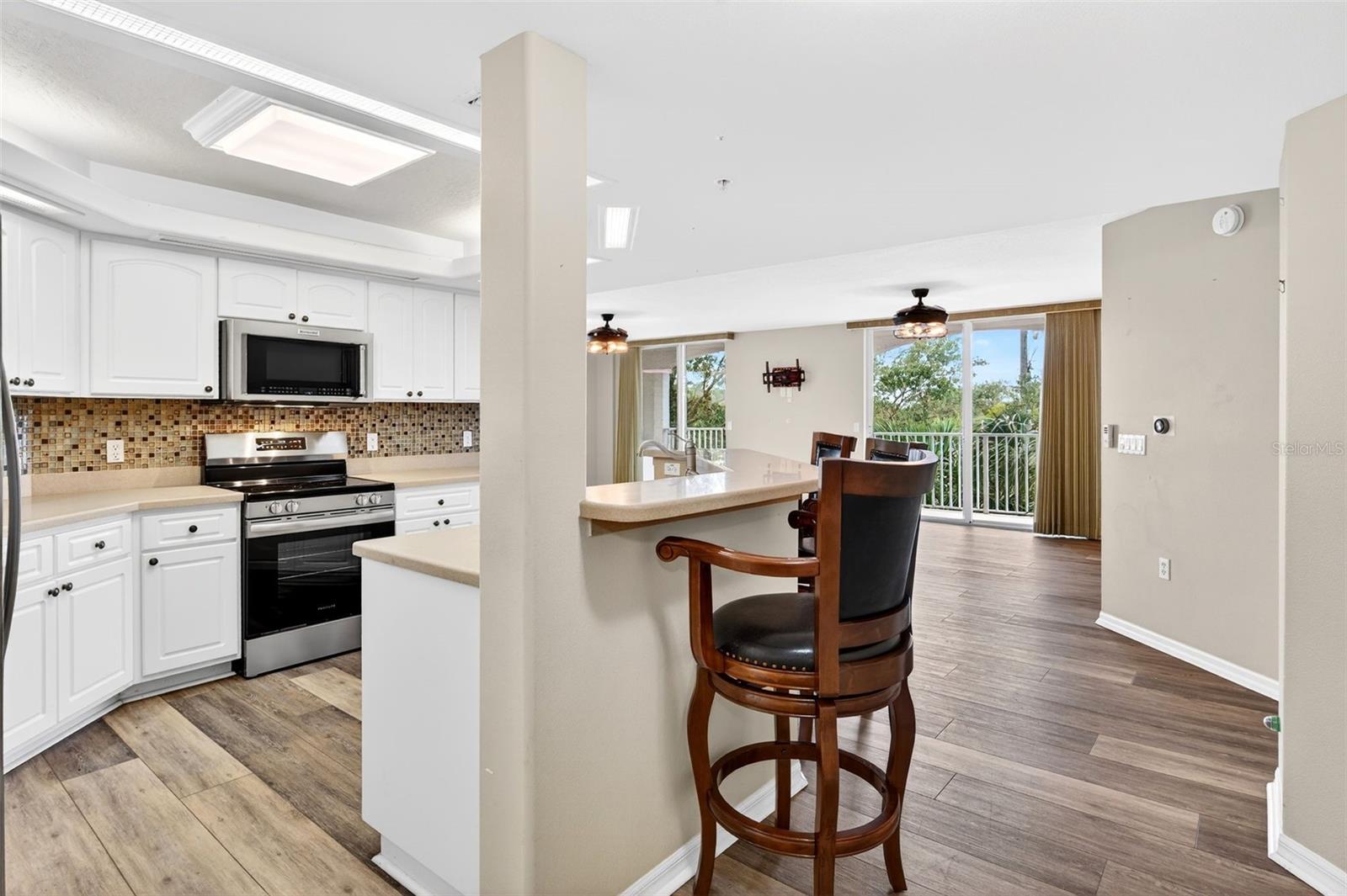 Image 17 of 52 For 821 Del Rio Way 301