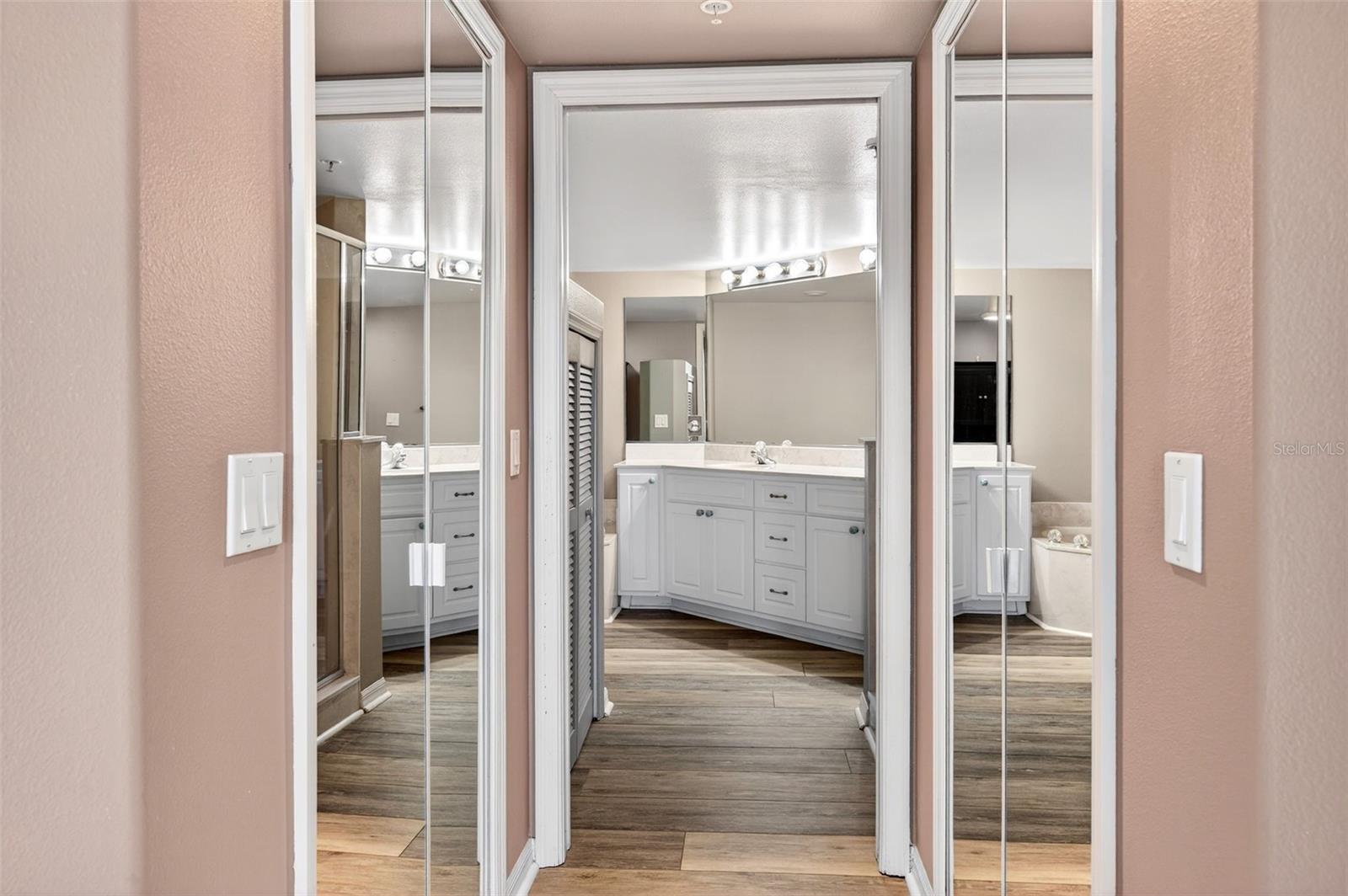 Image 23 of 52 For 821 Del Rio Way 301