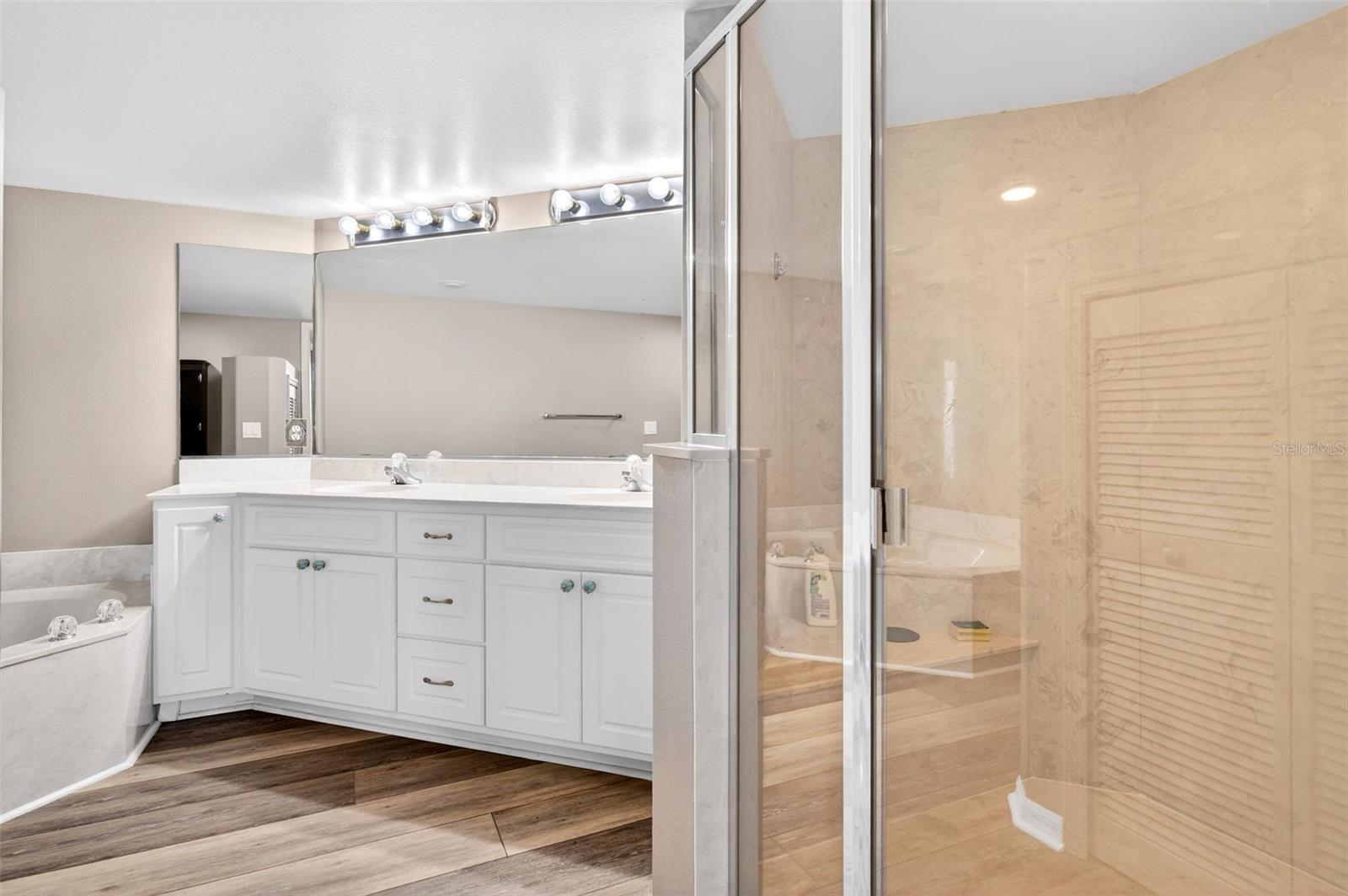 Image 27 of 52 For 821 Del Rio Way 301