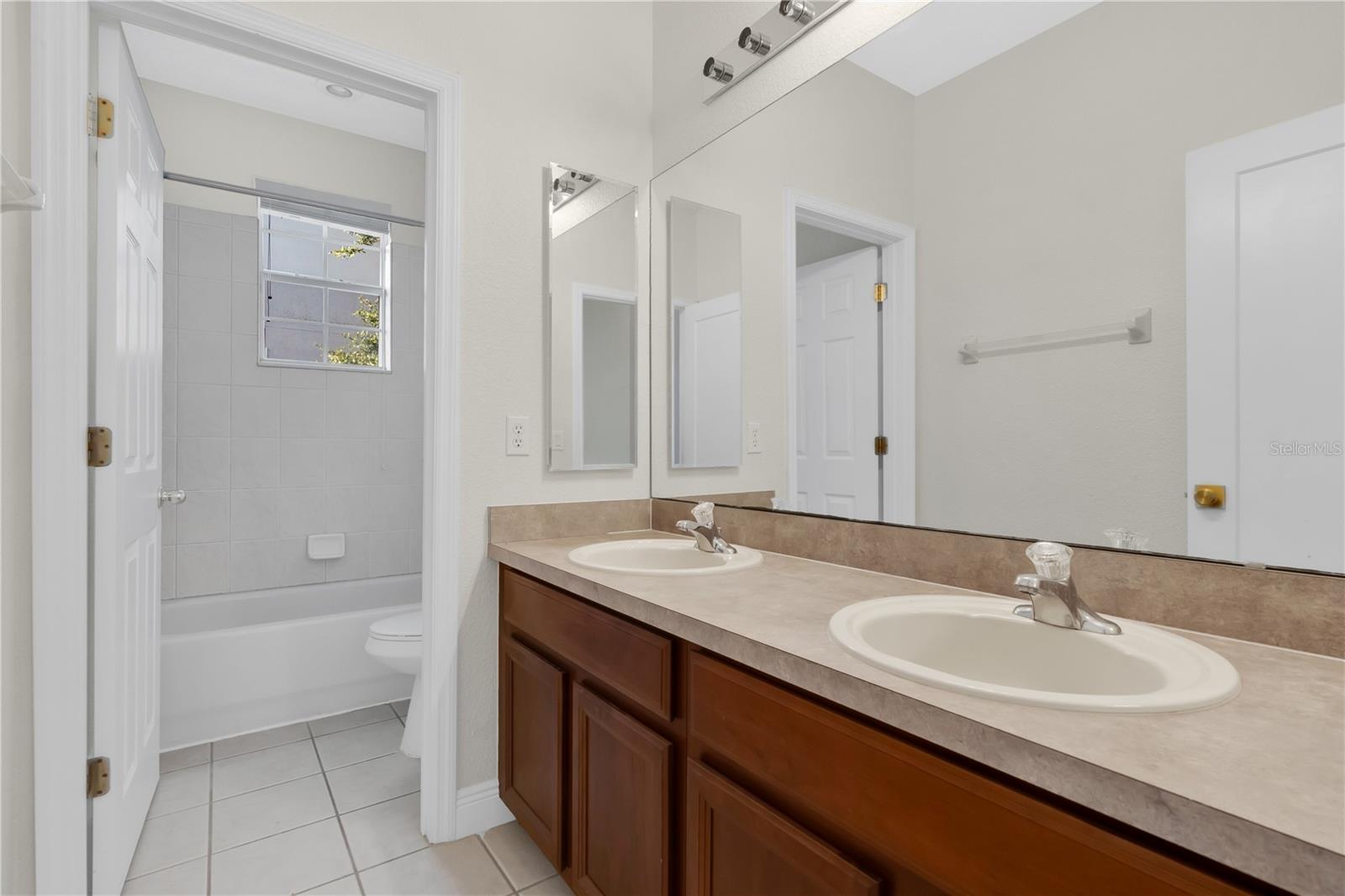 Image 28 of 57 For 10117 Sweetleaf Street