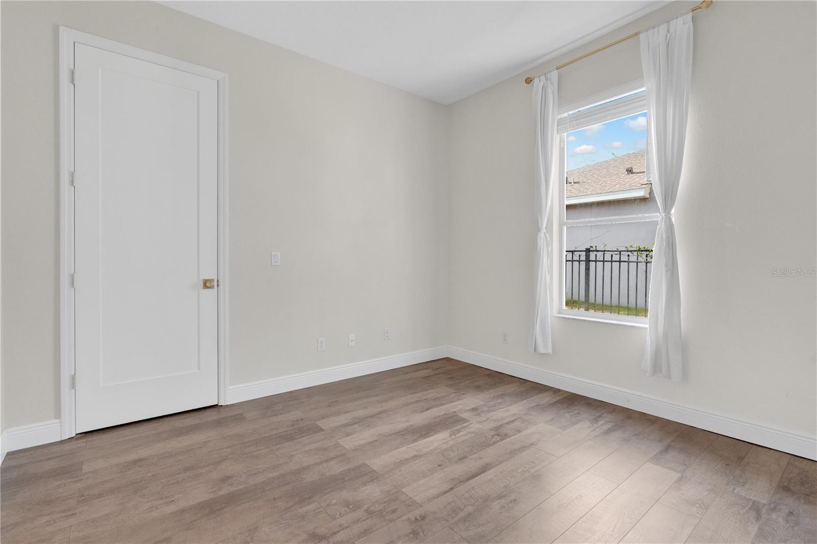 Image 33 of 57 For 10117 Sweetleaf Street