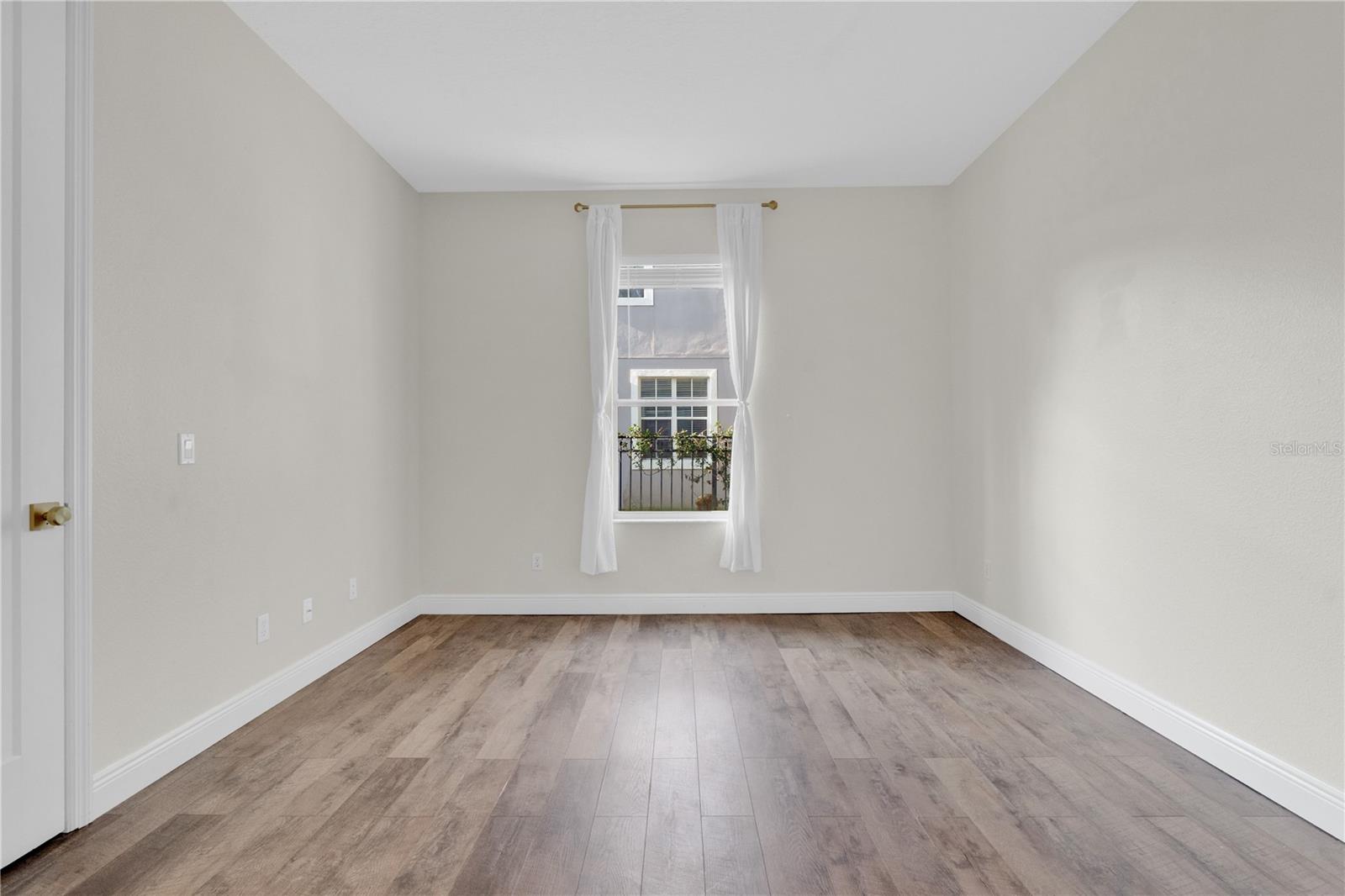 Image 34 of 57 For 10117 Sweetleaf Street