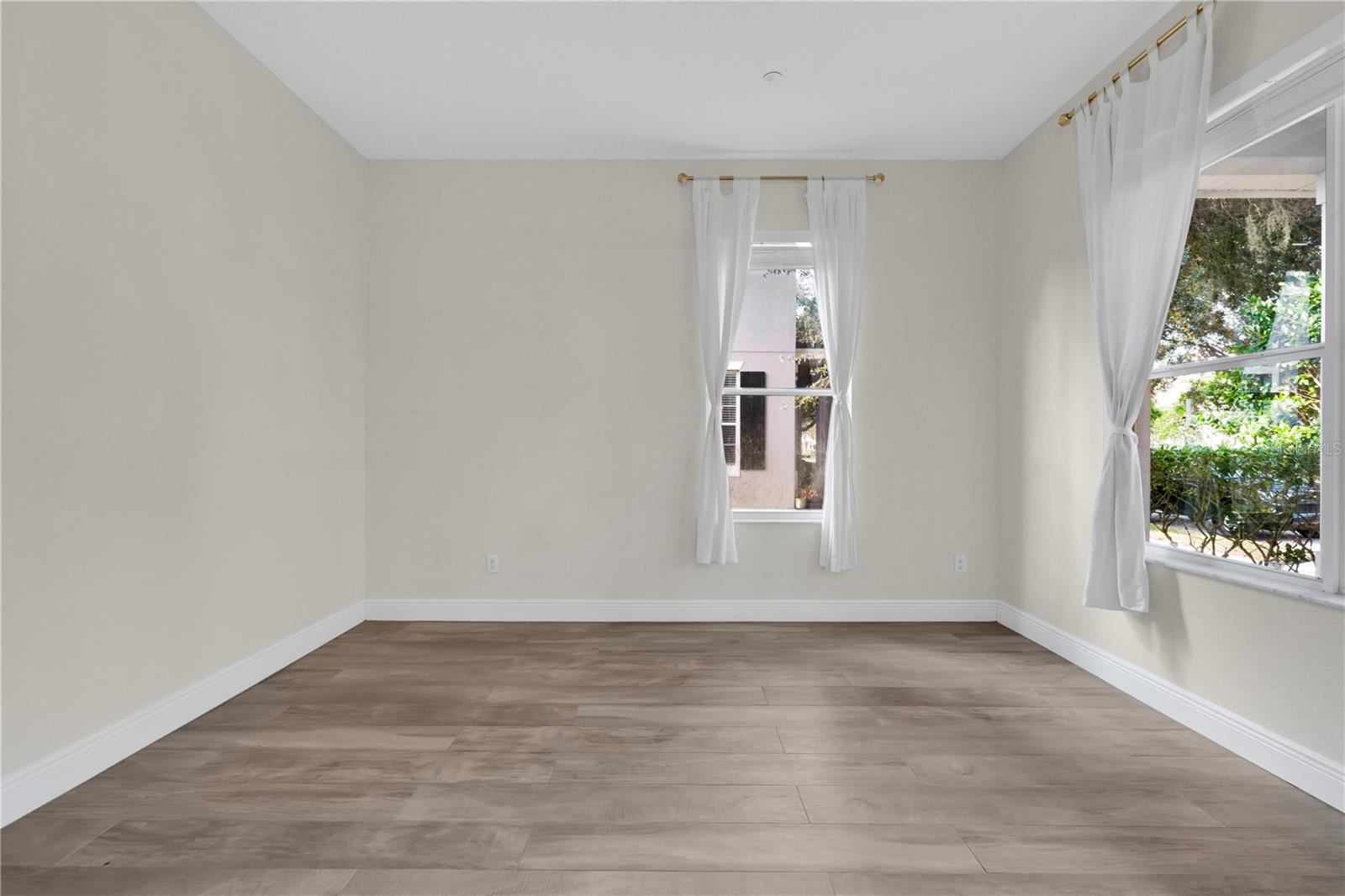 Image 36 of 57 For 10117 Sweetleaf Street