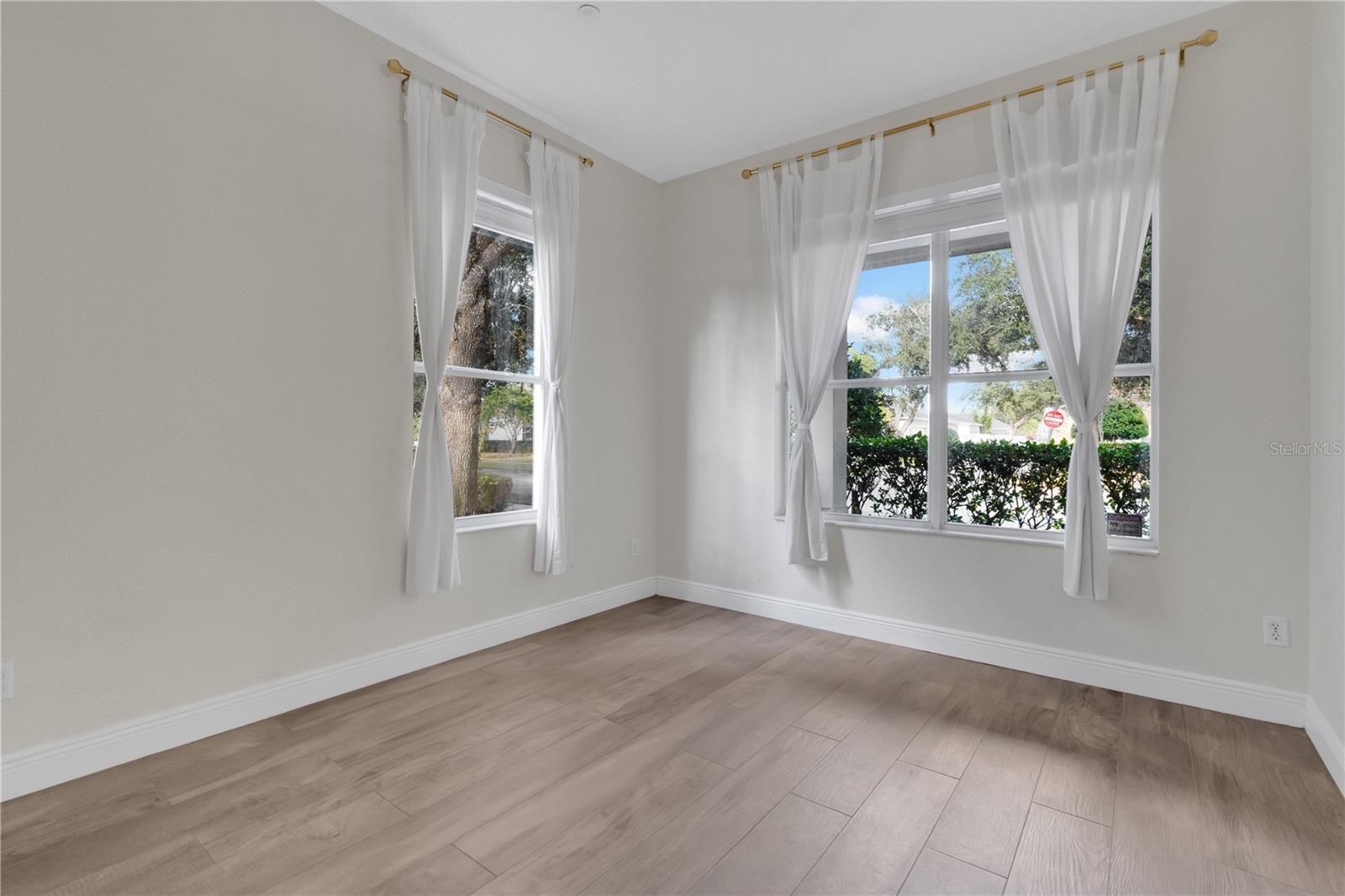 Image 37 of 57 For 10117 Sweetleaf Street