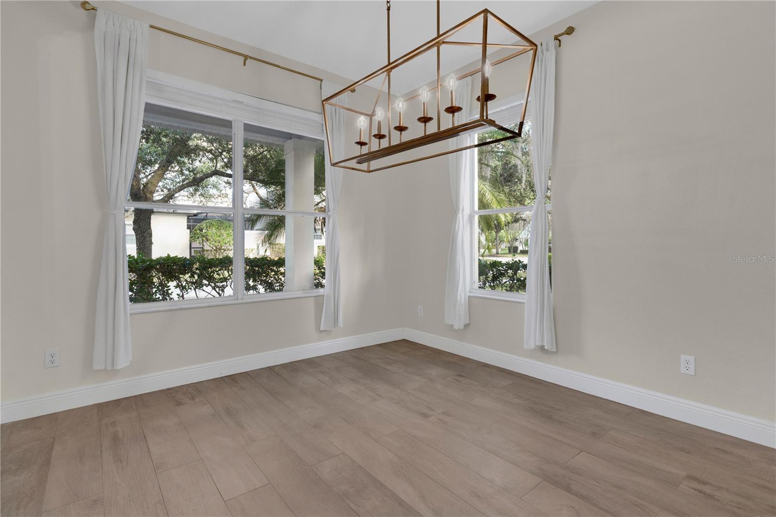 Image 5 of 57 For 10117 Sweetleaf Street