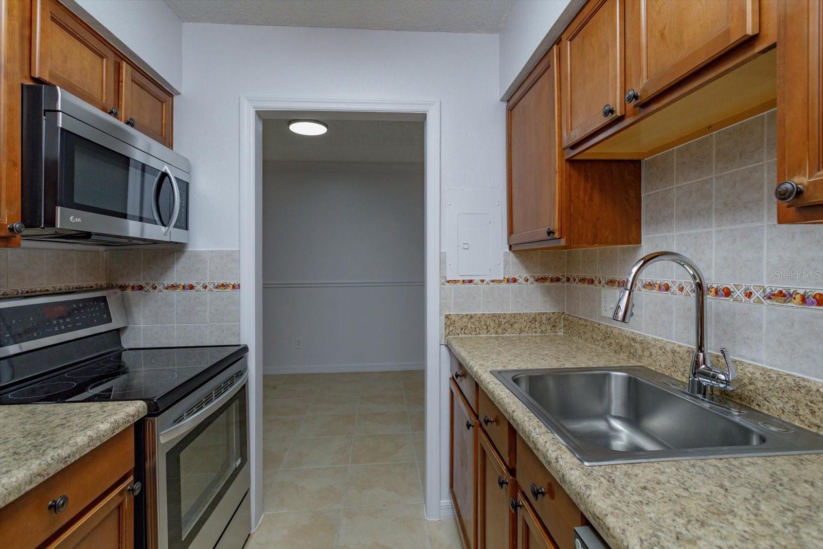 Image 2 of 32 For 395 Wymore Road 207