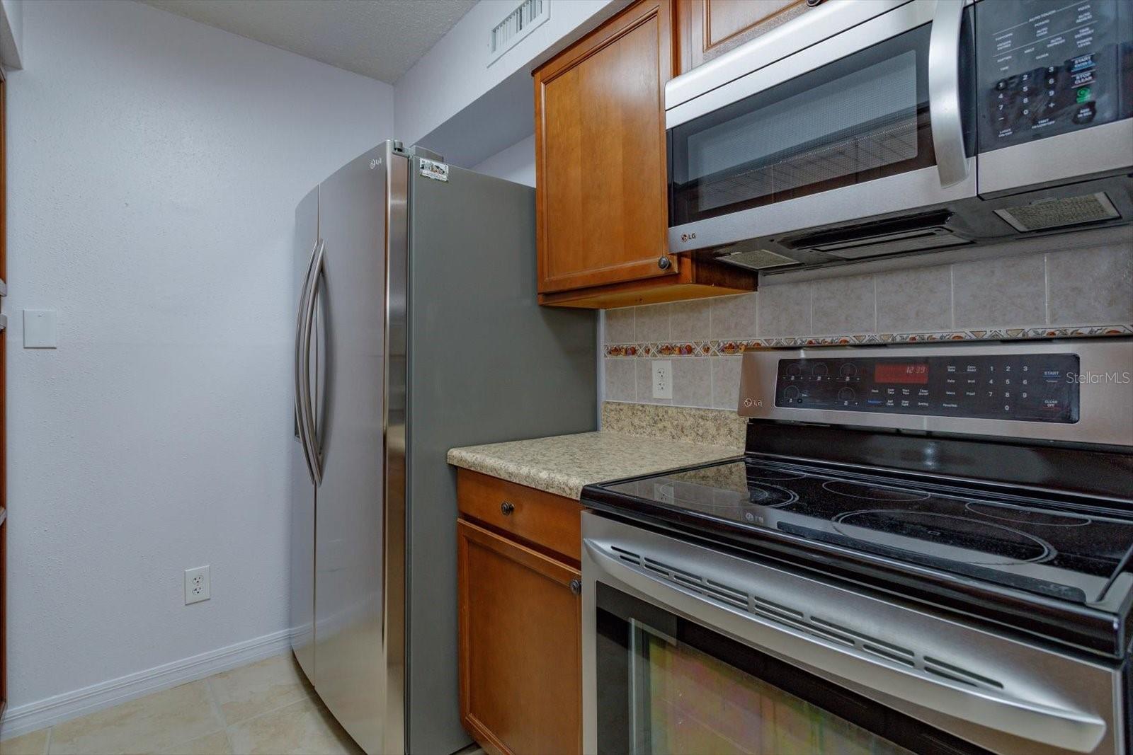 Image 4 of 32 For 395 Wymore Road 207