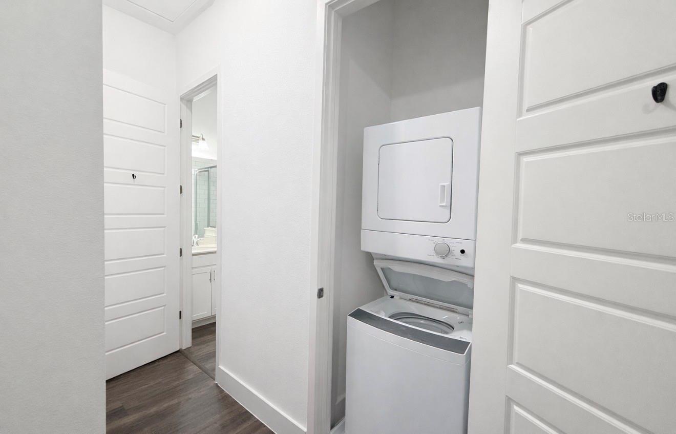 Image 7 of 17 For 13049b Michael Callin Alley