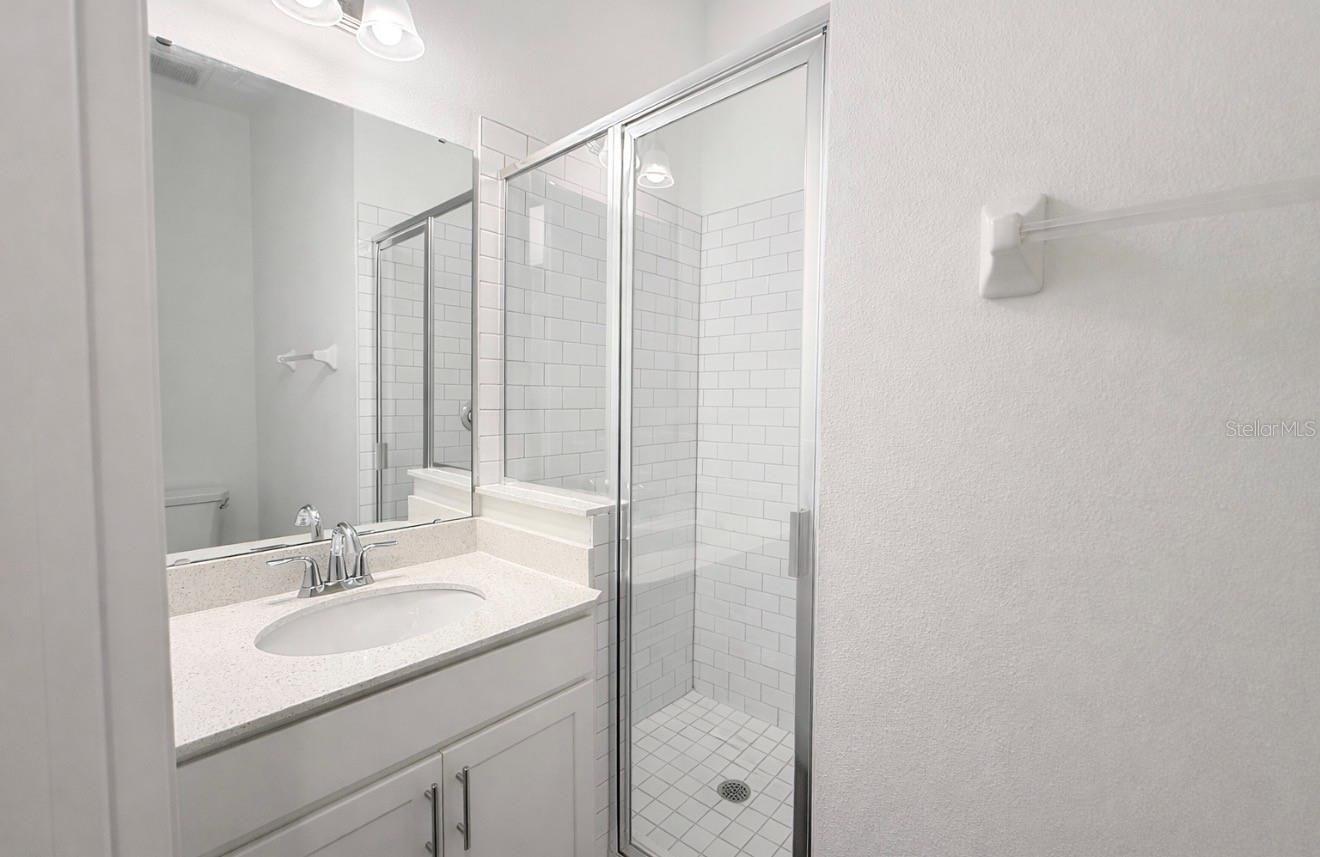 Image 8 of 17 For 13049b Michael Callin Alley