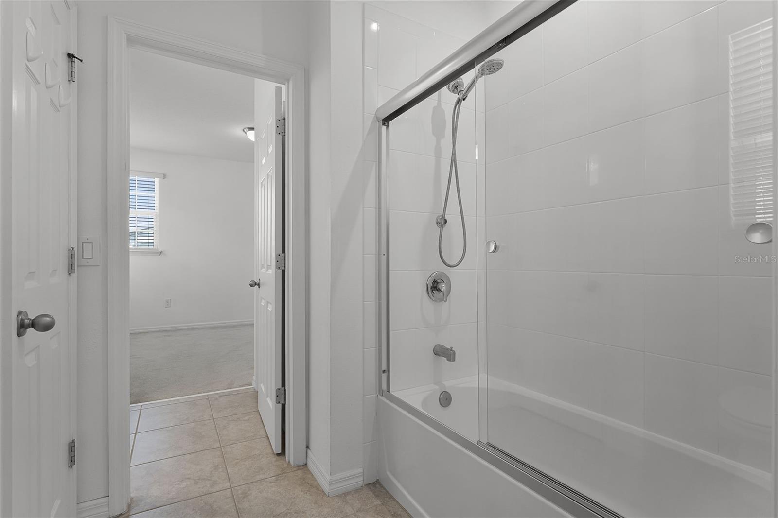 Image 25 of 34 For 12676 Salomon Cove Drive