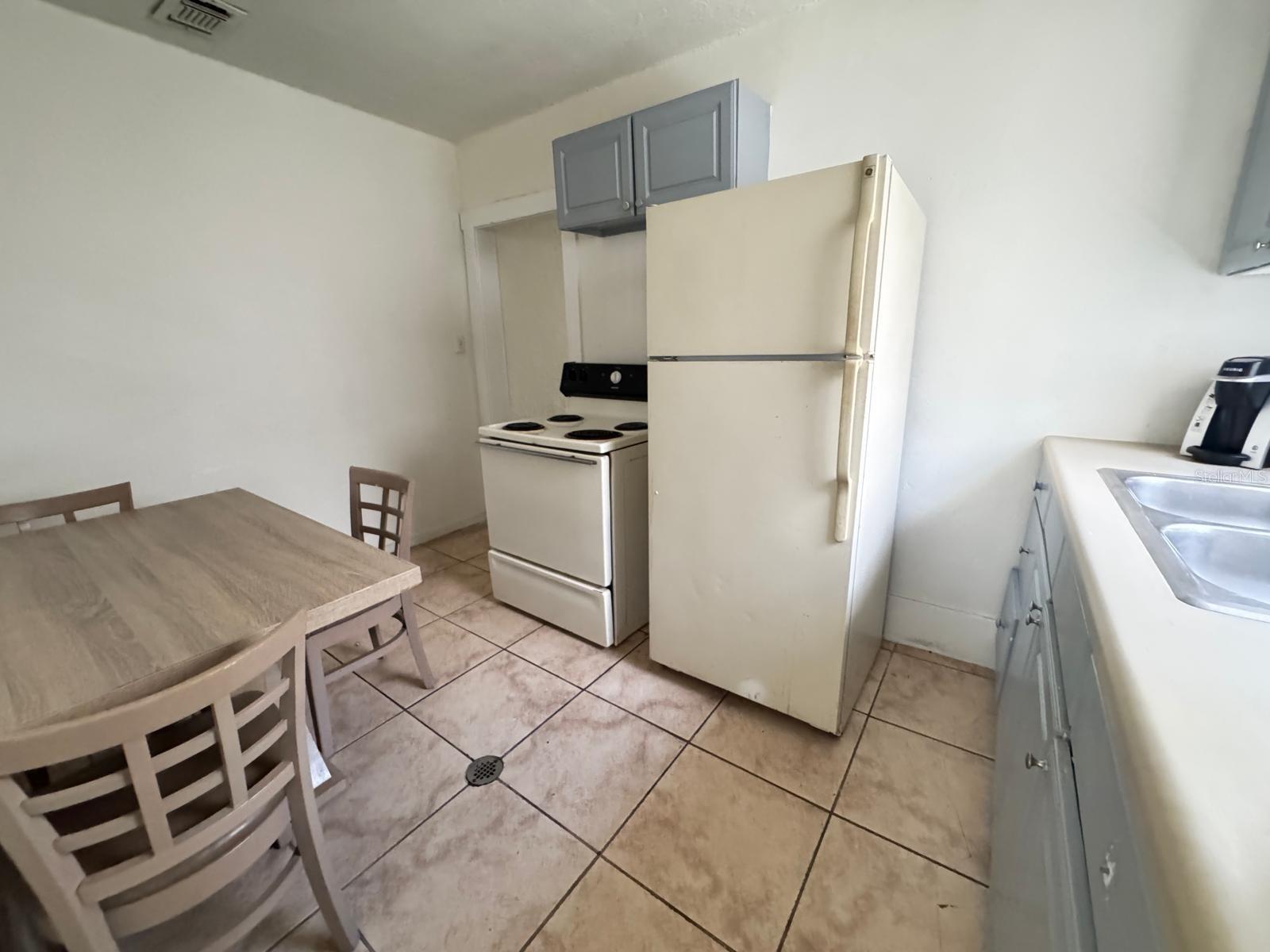 Image 2 of 14 For 728 Columbia Street A