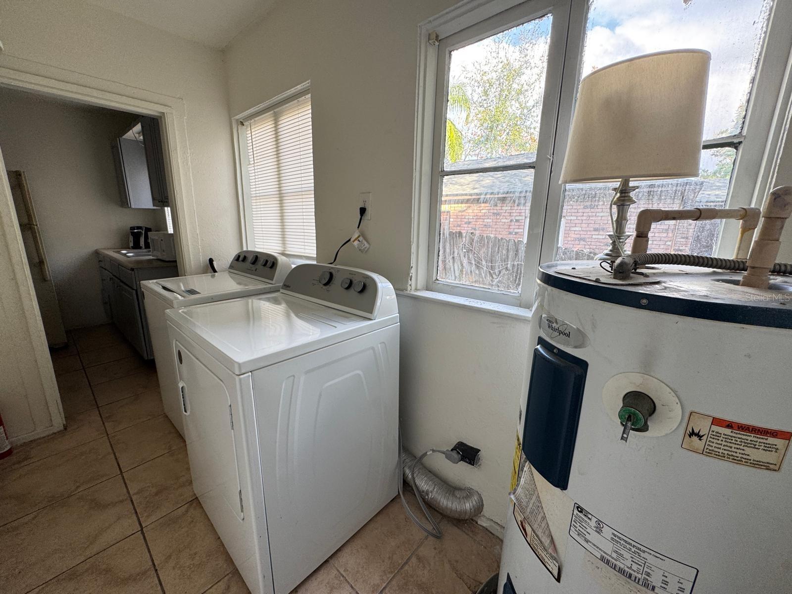 Image 6 of 14 For 728 Columbia Street A