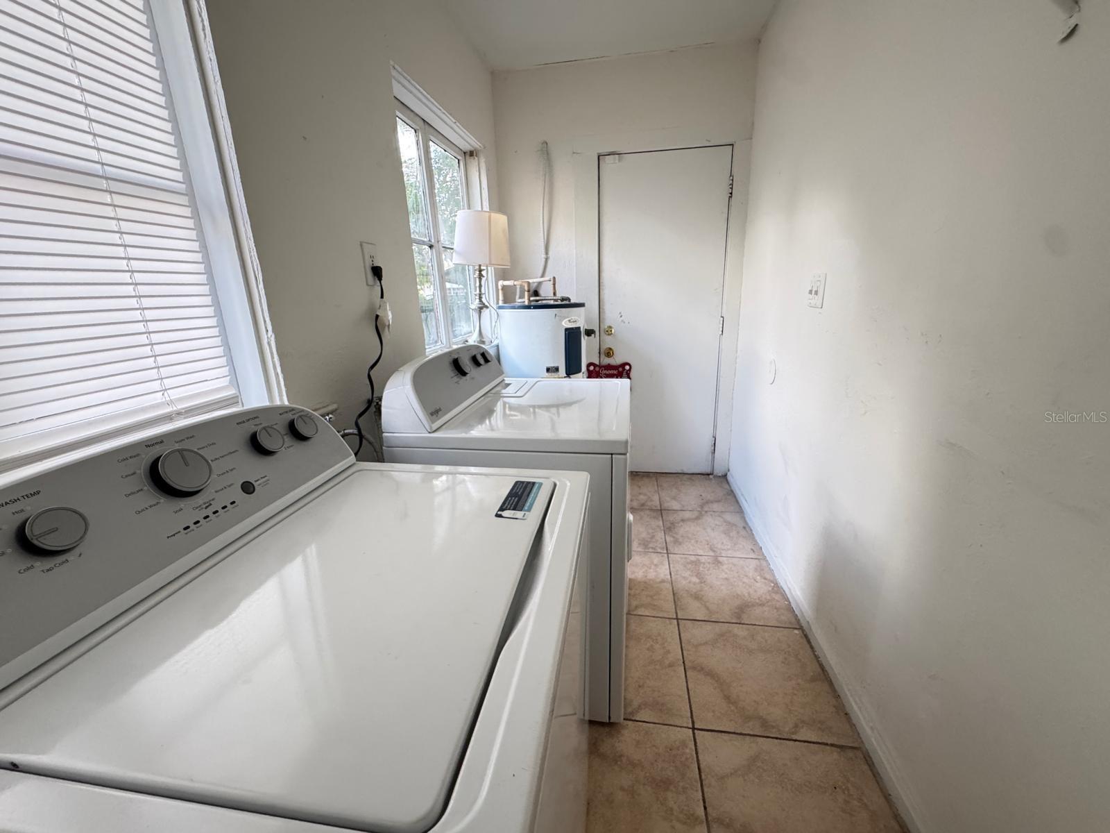 Image 8 of 14 For 728 Columbia Street A