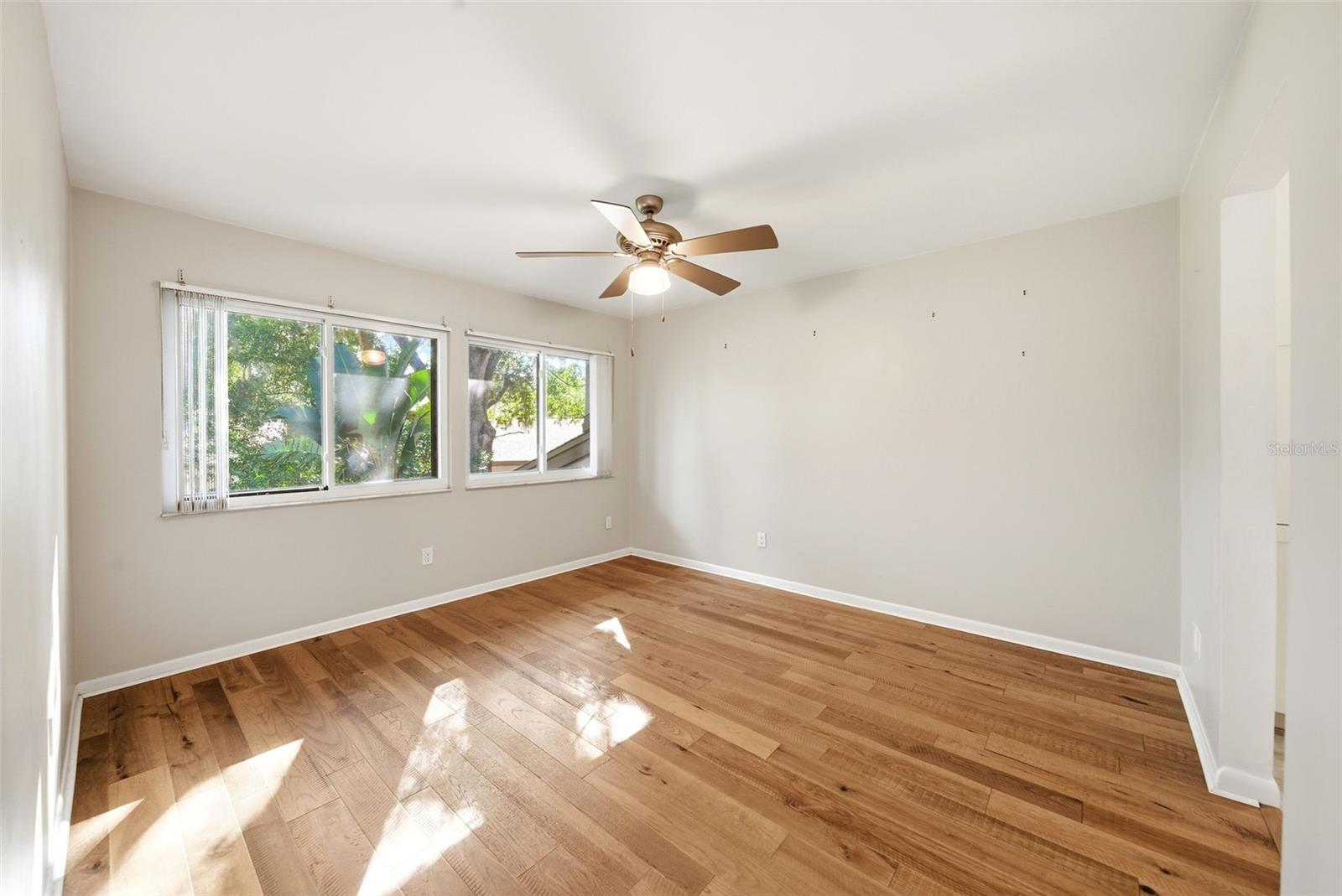 Image 11 of 21 For 442 Meadowood Boulevard