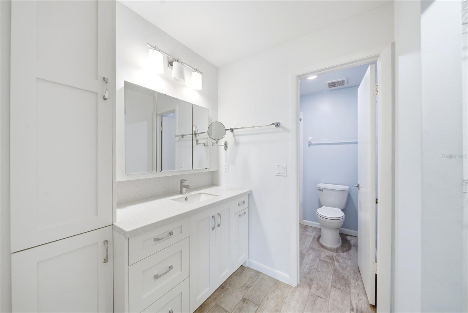 Image 13 of 21 For 442 Meadowood Boulevard