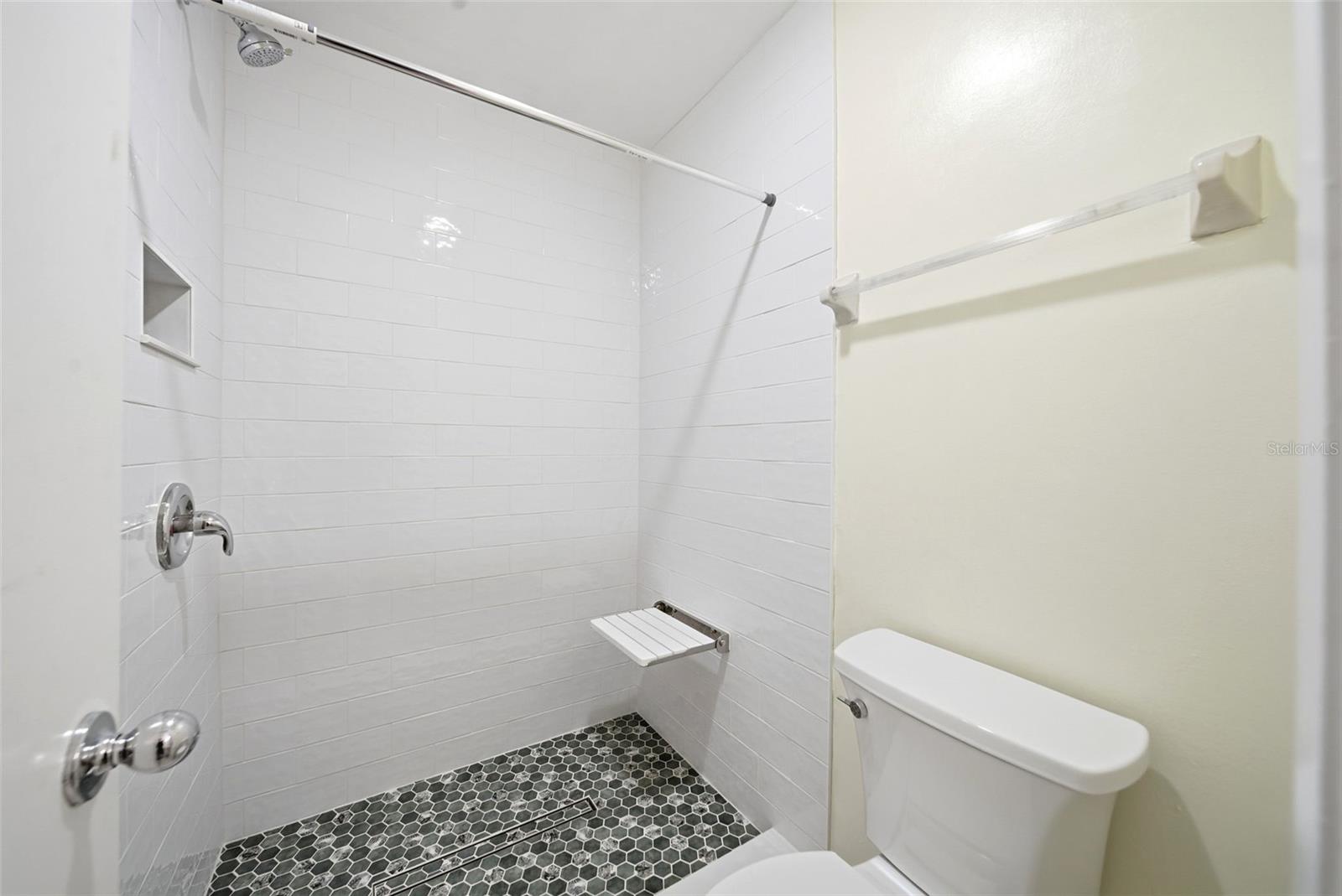 Image 15 of 21 For 442 Meadowood Boulevard