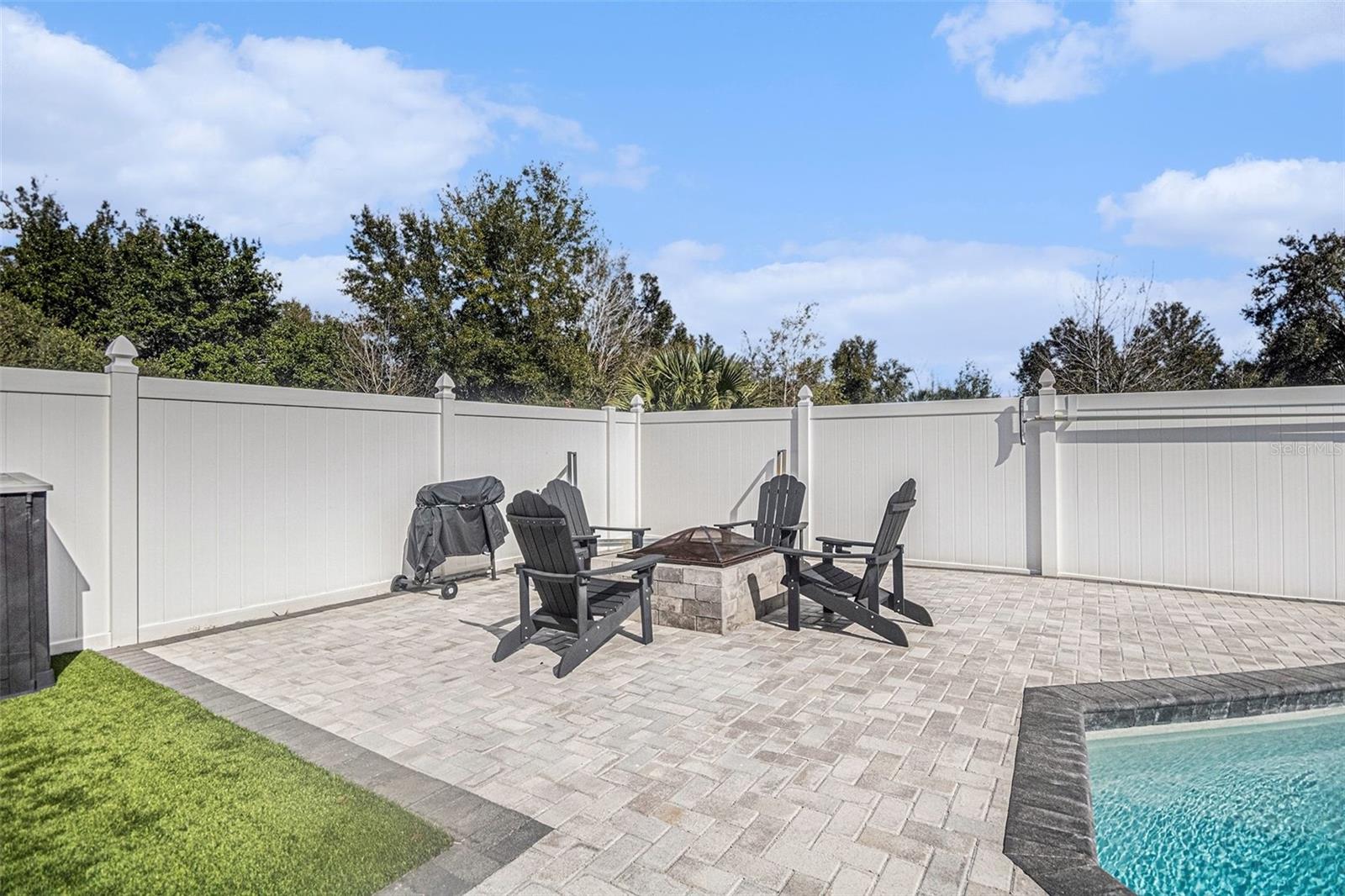 Image 27 of 30 For 2370 Alclobe Circle