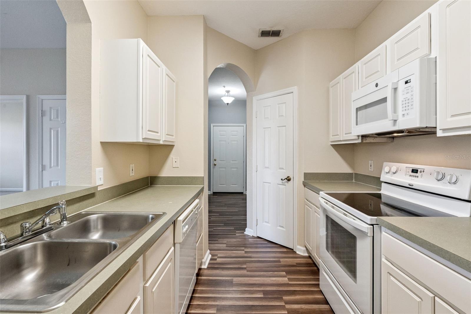 Image 8 of 30 For 13560 Turtle Marsh Loop 21