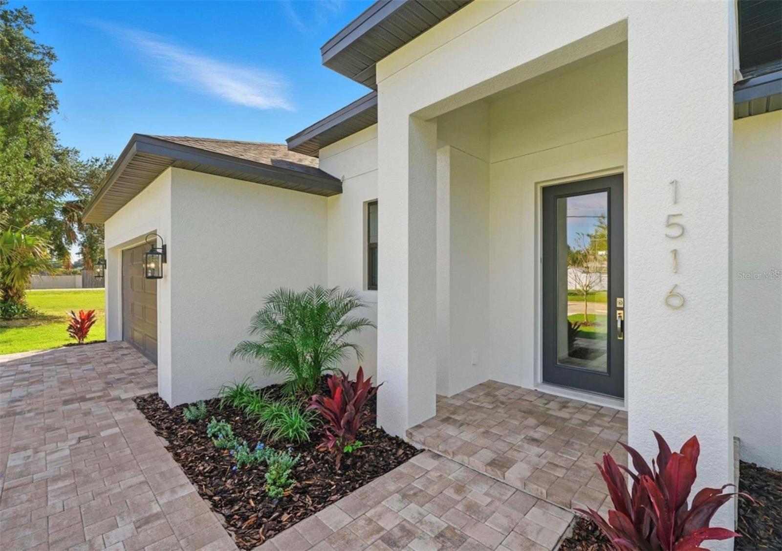 Image 3 of 50 For 1516 Sawyerwood Avenue