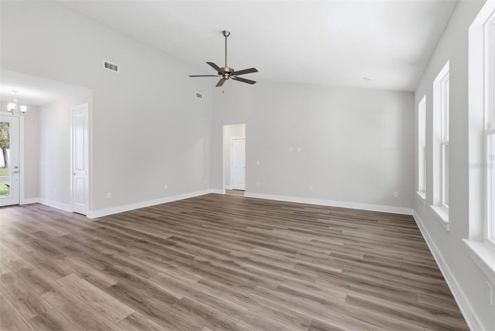 Image 4 of 50 For 1516 Sawyerwood Avenue