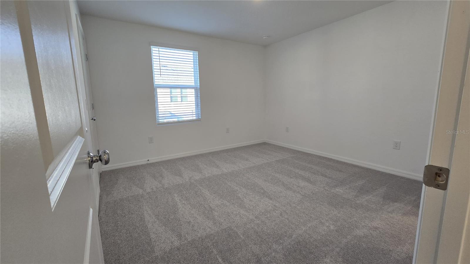 Image 4 of 8 For 2970 Skyline Loop