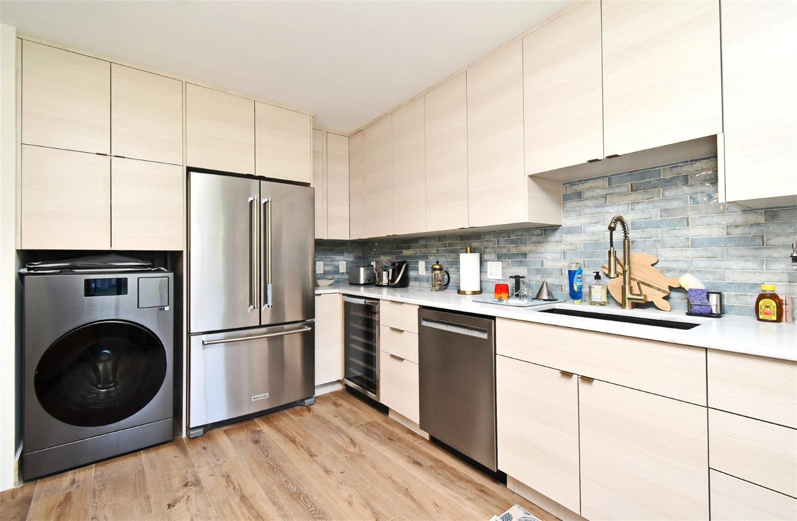 Image 22 of 47 For 4501 Atlantic Avenue 215