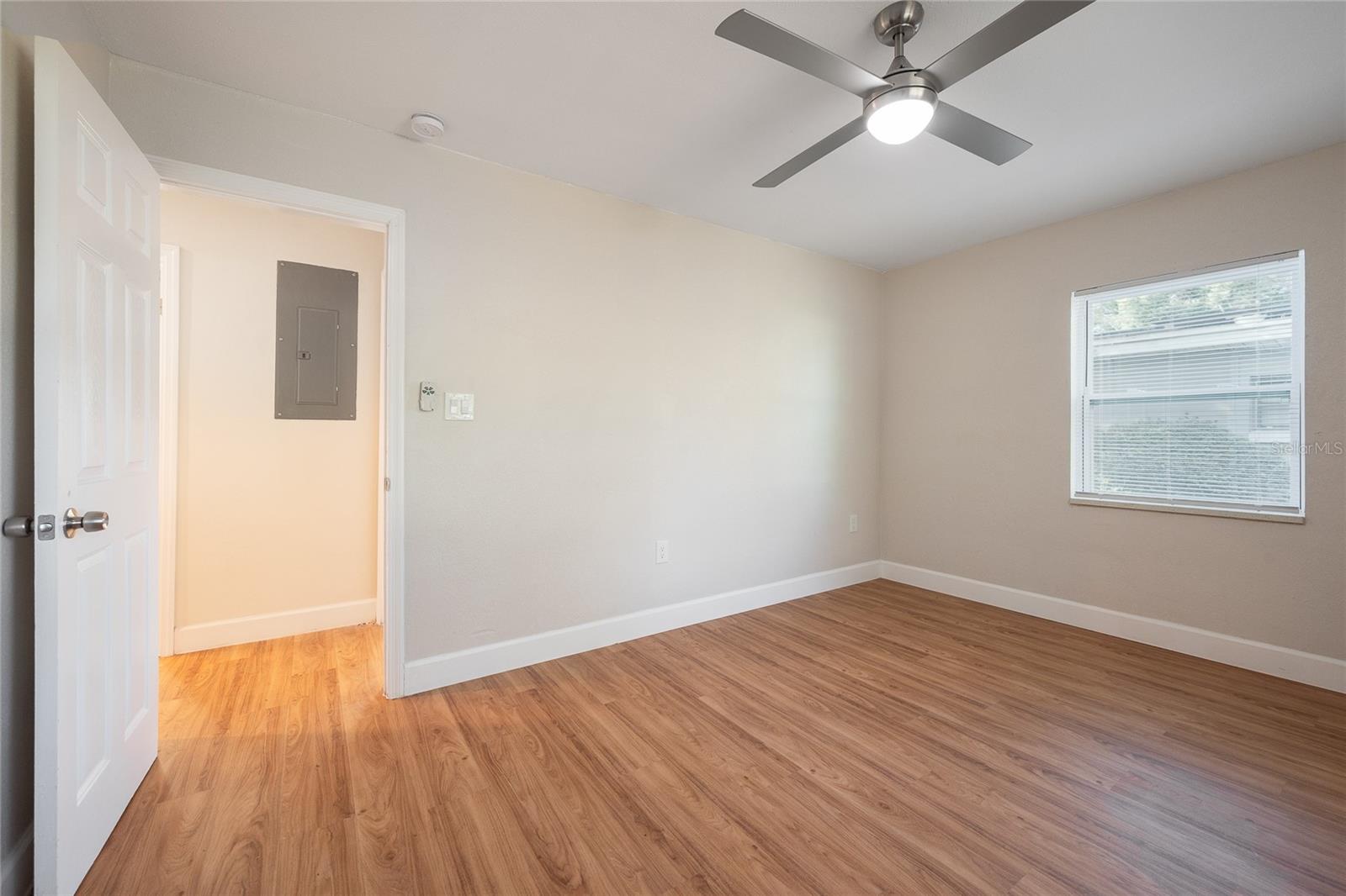 Image 17 of 30 For 944 Neuse Avenue