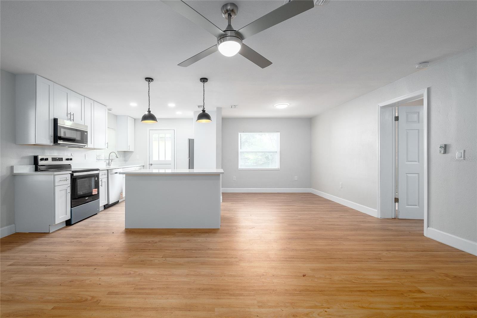 Image 2 of 30 For 944 Neuse Avenue