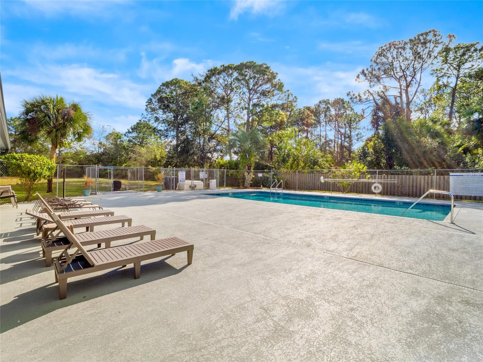 Image 17 of 26 For 1725 Harrison Street 222