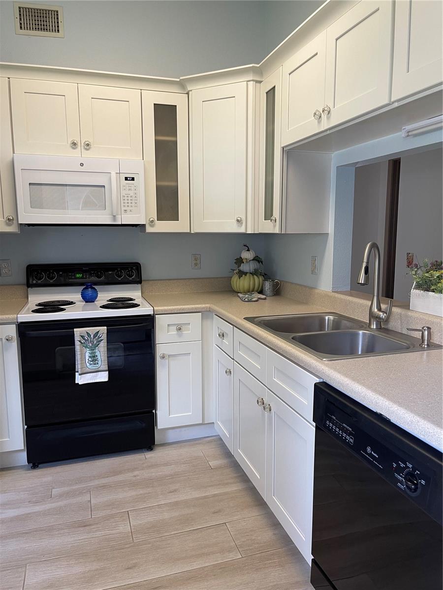 Image 2 of 23 For 89 Crooked Pine Road